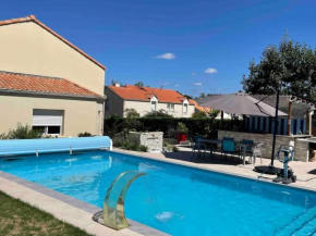 Charmant T2 privé avec vue et accès piscine
